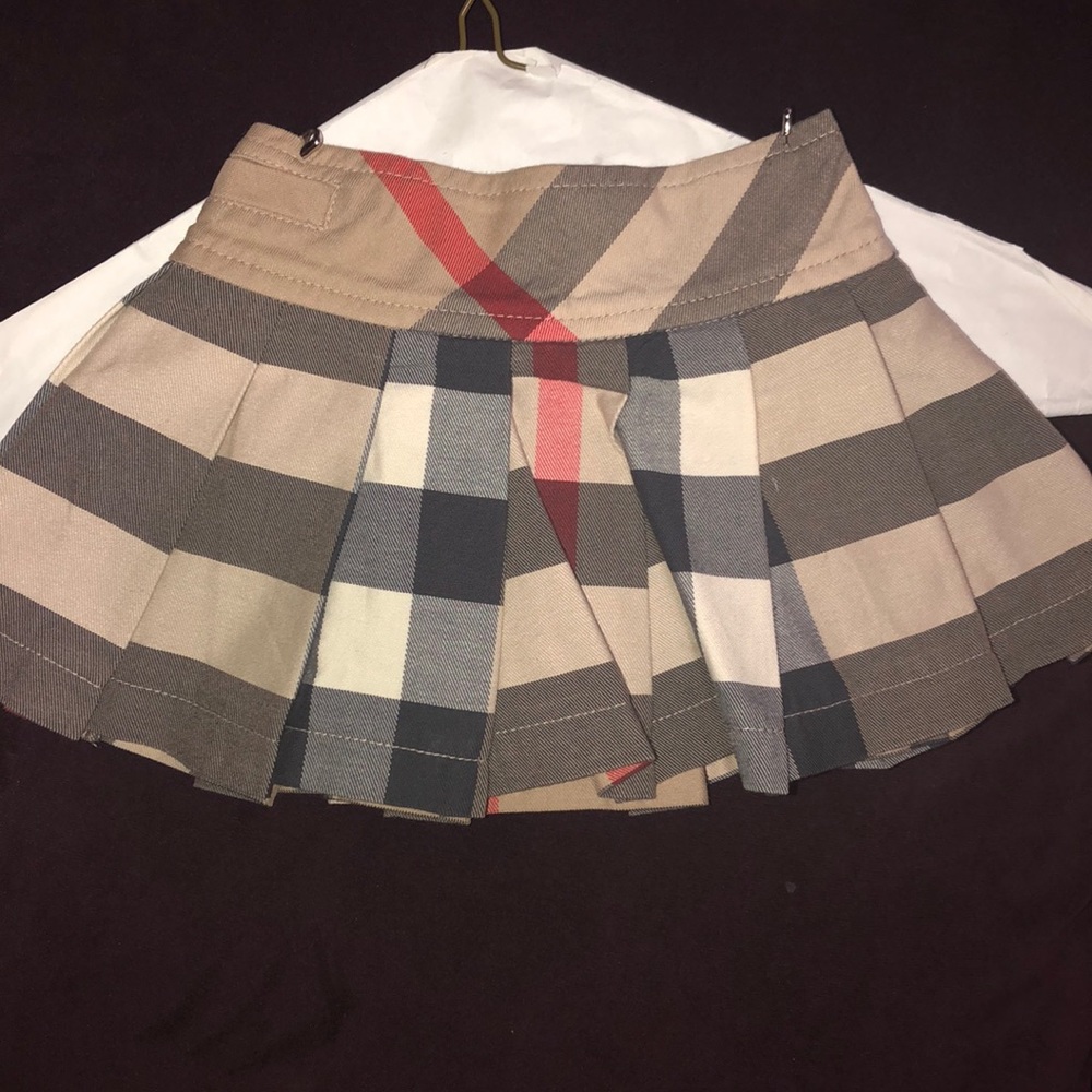 Burberry skirt